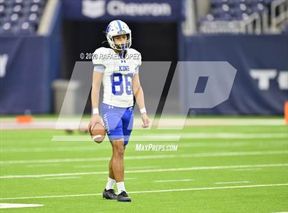 Thumbnail 2 in King vs. Fort Bend Hightower (UIL Football 6A D2 Region 3 Regional) photogallery.