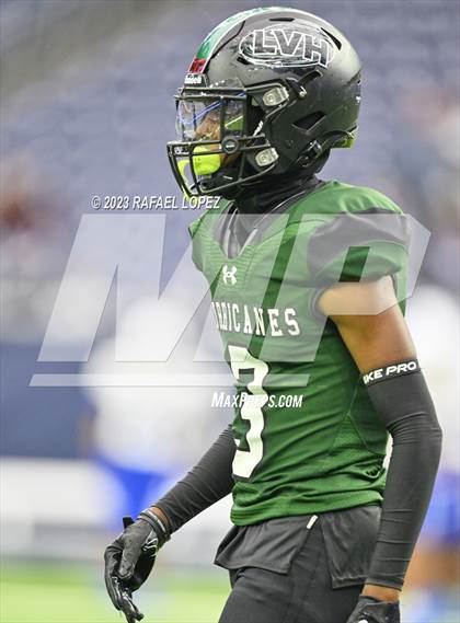 Thumbnail 1 in King vs. Fort Bend Hightower (UIL Football 6A D2 Region 3 Regional) photogallery.