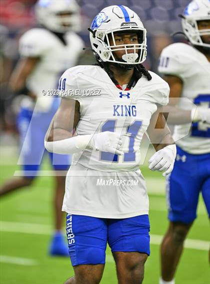 Thumbnail 1 in King vs. Fort Bend Hightower (UIL Football 6A D2 Region 3 Regional) photogallery.