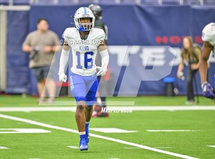 Thumbnail 3 in King vs. Fort Bend Hightower (UIL Football 6A D2 Region 3 Regional) photogallery.