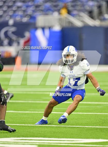 Thumbnail 2 in King vs. Fort Bend Hightower (UIL Football 6A D2 Region 3 Regional) photogallery.