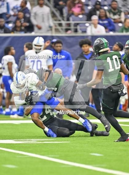 Thumbnail 2 in King vs. Fort Bend Hightower (UIL Football 6A D2 Region 3 Regional) photogallery.