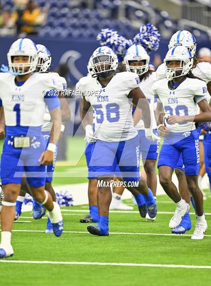 Thumbnail 3 in King vs. Fort Bend Hightower (UIL Football 6A D2 Region 3 Regional) photogallery.
