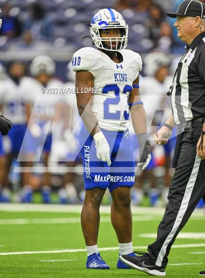 Thumbnail 2 in King vs. Fort Bend Hightower (UIL Football 6A D2 Region 3 Regional) photogallery.