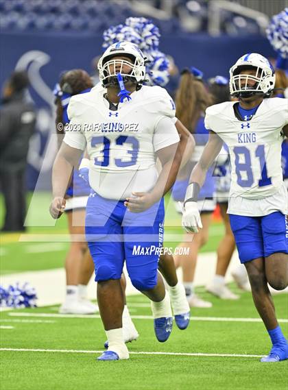 Thumbnail 2 in King vs. Fort Bend Hightower (UIL Football 6A D2 Region 3 Regional) photogallery.