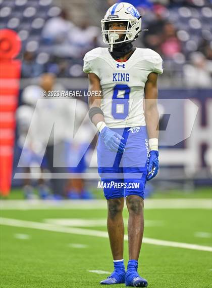 Thumbnail 1 in King vs. Fort Bend Hightower (UIL Football 6A D2 Region 3 Regional) photogallery.