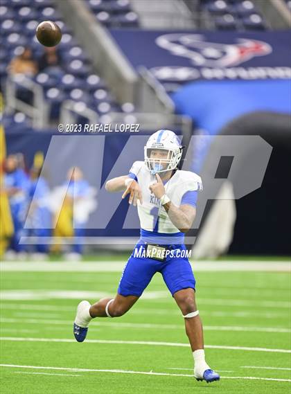 Thumbnail 1 in King vs. Fort Bend Hightower (UIL Football 6A D2 Region 3 Regional) photogallery.