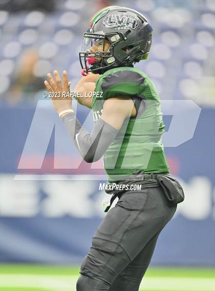 Thumbnail 2 in King vs. Fort Bend Hightower (UIL Football 6A D2 Region 3 Regional) photogallery.