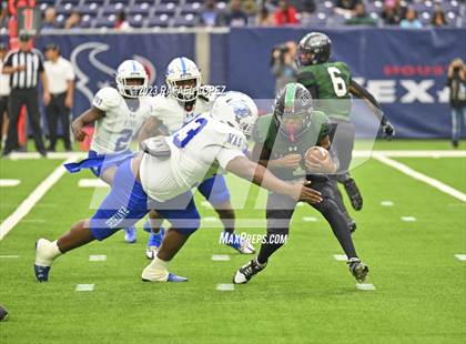 Thumbnail 3 in King vs. Fort Bend Hightower (UIL Football 6A D2 Region 3 Regional) photogallery.