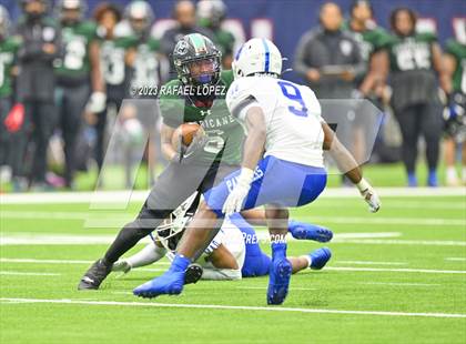 Thumbnail 1 in King vs. Fort Bend Hightower (UIL Football 6A D2 Region 3 Regional) photogallery.