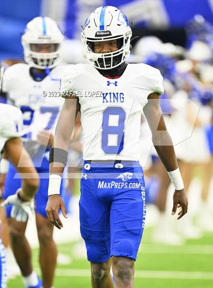 Thumbnail 1 in King vs. Fort Bend Hightower (UIL Football 6A D2 Region 3 Regional) photogallery.