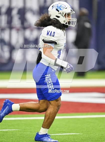 Thumbnail 2 in King vs. Fort Bend Hightower (UIL Football 6A D2 Region 3 Regional) photogallery.