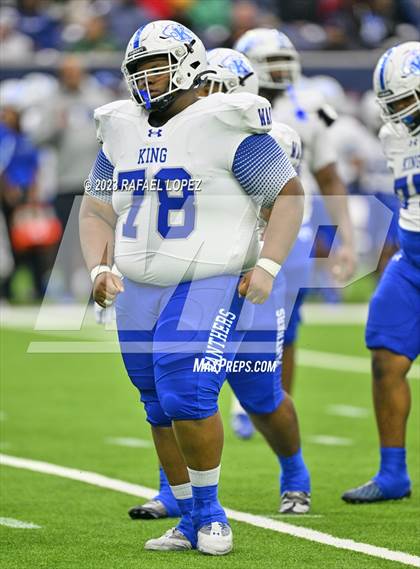 Thumbnail 2 in King vs. Fort Bend Hightower (UIL Football 6A D2 Region 3 Regional) photogallery.