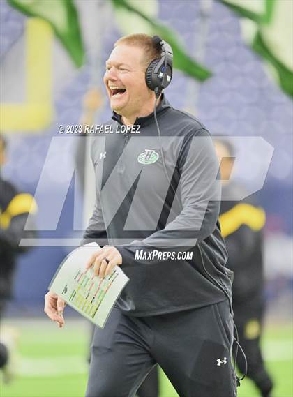 Thumbnail 3 in King vs. Fort Bend Hightower (UIL Football 6A D2 Region 3 Regional) photogallery.