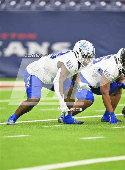 Thumbnail 1 in King vs. Fort Bend Hightower (UIL Football 6A D2 Region 3 Regional) photogallery.