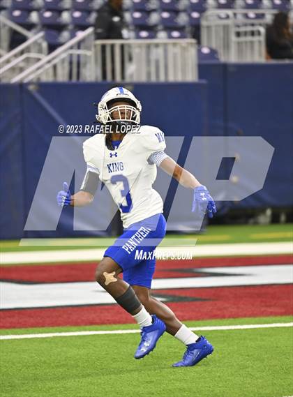 Thumbnail 2 in King vs. Fort Bend Hightower (UIL Football 6A D2 Region 3 Regional) photogallery.