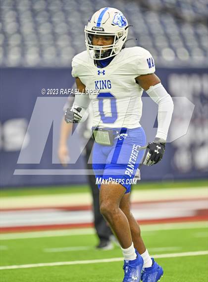 Thumbnail 2 in King vs. Fort Bend Hightower (UIL Football 6A D2 Region 3 Regional) photogallery.