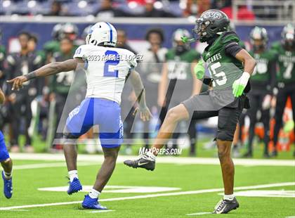Thumbnail 3 in King vs. Fort Bend Hightower (UIL Football 6A D2 Region 3 Regional) photogallery.