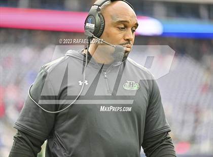 Thumbnail 3 in King vs. Fort Bend Hightower (UIL Football 6A D2 Region 3 Regional) photogallery.
