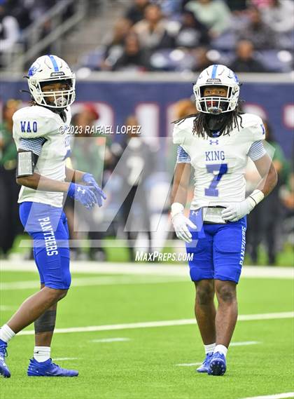 Thumbnail 2 in King vs. Fort Bend Hightower (UIL Football 6A D2 Region 3 Regional) photogallery.