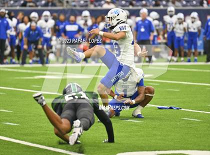 Thumbnail 2 in King vs. Fort Bend Hightower (UIL Football 6A D2 Region 3 Regional) photogallery.