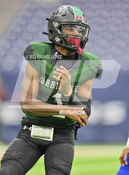 Thumbnail 2 in King vs. Fort Bend Hightower (UIL Football 6A D2 Region 3 Regional) photogallery.