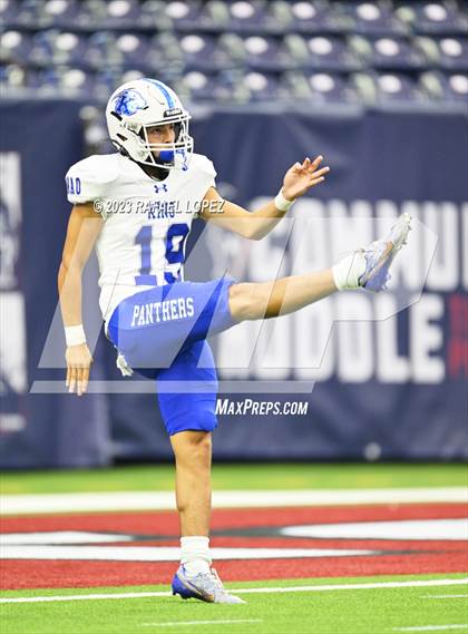 Thumbnail 3 in King vs. Fort Bend Hightower (UIL Football 6A D2 Region 3 Regional) photogallery.