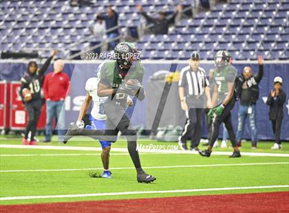 Thumbnail 3 in King vs. Fort Bend Hightower (UIL Football 6A D2 Region 3 Regional) photogallery.