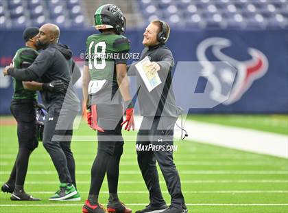 Thumbnail 3 in King vs. Fort Bend Hightower (UIL Football 6A D2 Region 3 Regional) photogallery.