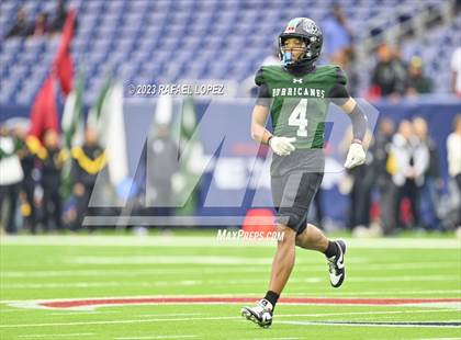 Thumbnail 1 in King vs. Fort Bend Hightower (UIL Football 6A D2 Region 3 Regional) photogallery.