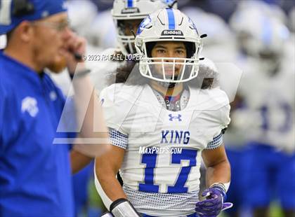 Thumbnail 1 in King vs. Fort Bend Hightower (UIL Football 6A D2 Region 3 Regional) photogallery.