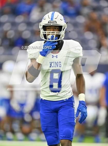 Thumbnail 3 in King vs. Fort Bend Hightower (UIL Football 6A D2 Region 3 Regional) photogallery.