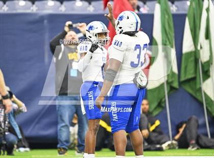 Thumbnail 2 in King vs. Fort Bend Hightower (UIL Football 6A D2 Region 3 Regional) photogallery.