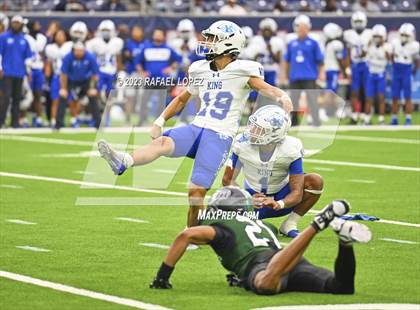 Thumbnail 3 in King vs. Fort Bend Hightower (UIL Football 6A D2 Region 3 Regional) photogallery.