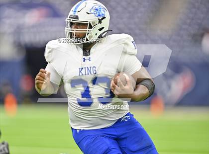 Thumbnail 2 in King vs. Fort Bend Hightower (UIL Football 6A D2 Region 3 Regional) photogallery.