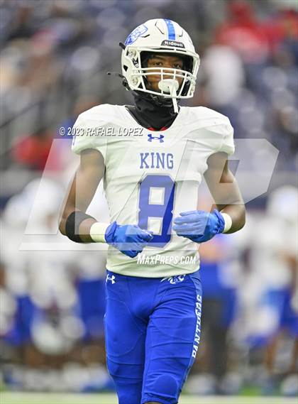 Thumbnail 1 in King vs. Fort Bend Hightower (UIL Football 6A D2 Region 3 Regional) photogallery.