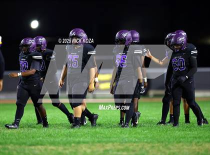 Thumbnail 3 in Lynwood vs. Compton Early College photogallery.