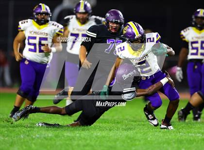 Thumbnail 2 in Lynwood vs. Compton Early College photogallery.