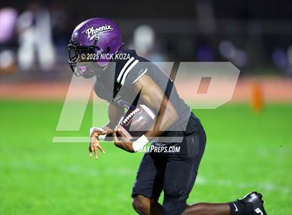 Thumbnail 2 in Lynwood vs. Compton Early College photogallery.