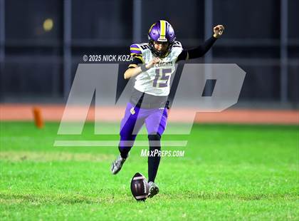 Thumbnail 1 in Lynwood vs. Compton Early College photogallery.