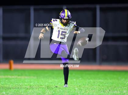 Thumbnail 2 in Lynwood vs. Compton Early College photogallery.