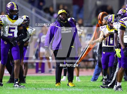 Thumbnail 2 in Lynwood vs. Compton Early College photogallery.