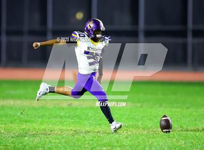 Thumbnail 2 in Lynwood vs. Compton Early College photogallery.