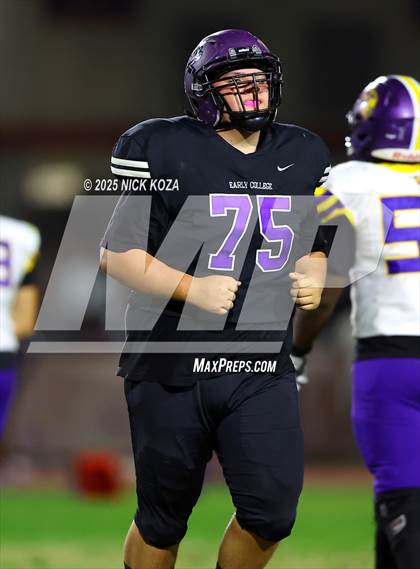 Thumbnail 3 in Lynwood vs. Compton Early College photogallery.