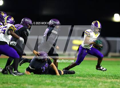 Thumbnail 3 in Lynwood vs. Compton Early College photogallery.