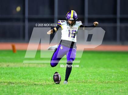 Thumbnail 2 in Lynwood vs. Compton Early College photogallery.