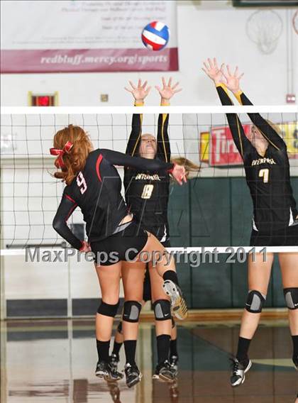 Thumbnail 1 in Enterprise vs. Foothill (CIF NS D3 Final) photogallery.