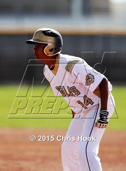 Thumbnail 1 in Douglas vs. Flowing Wells (Panther Invitational) photogallery.