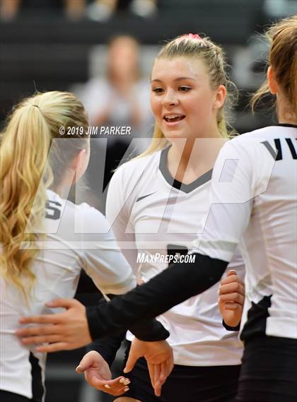 Thumbnail 1 in Rouse @ Vandegrift photogallery.
