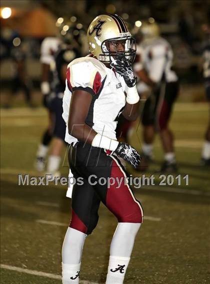 Thumbnail 2 in Loyola vs. Alemany photogallery.